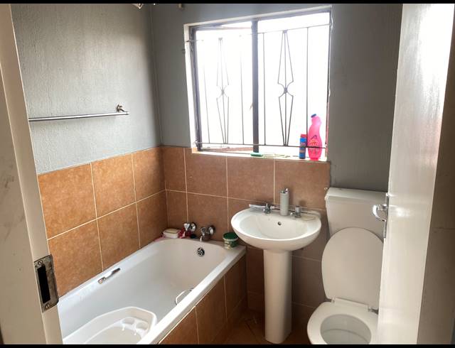 2 BEDROOM HOUSE FOR SALE IN LOTUS GARDENS